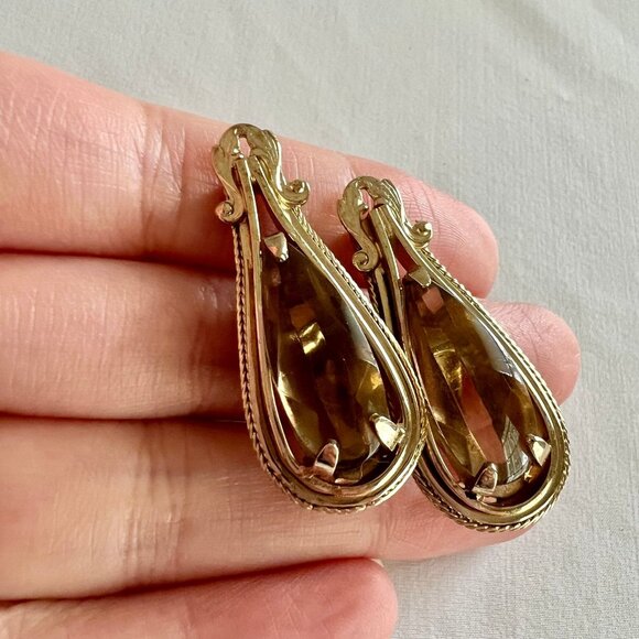 Vintage Gold Tone Whiting & Davis Brand Smokey Glass Teardrop Clip On Earrings - Picture 6 of 6